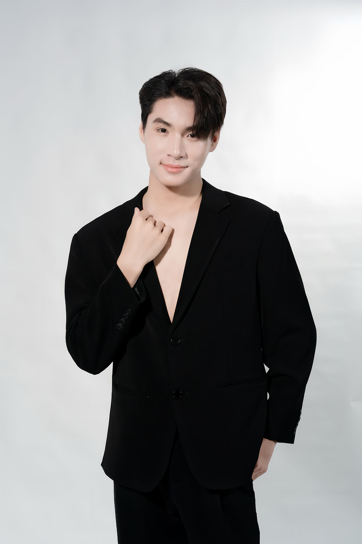 Ngay từ khi còn học THPT, Tuấn Đạt đã từng trải qua nhiều công việc làm thêm khác nhau như phục vụ, bê tráp, bán hàng để kiếm thêm thu nhập.