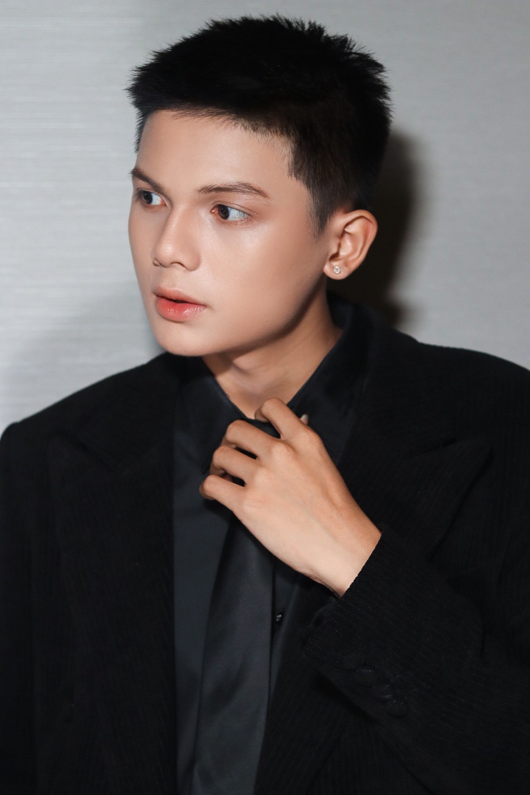 Nguyễn Trần Đức Ân (sinh năm 2003) hiện đang là sinh viên của trường Đại học Văn Lang.