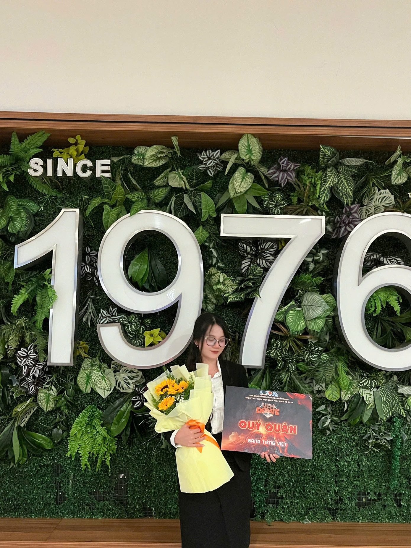 Trong suốt quá trình học tập và tham gia các hoạt động ngoại khóa, Hồng Ánh đã tích lũy được một bảng thành tích đáng nể. Trong suốt quá trình học tập và tham gia các hoạt động ngoại khóa, Hồng Ánh đã tích lũy được một bảng thành tích đáng nể.