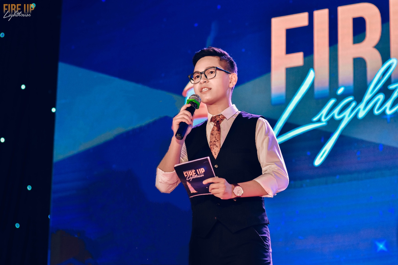 Trong khoảng thời gian học Đại học, Việt Đức đã có được nhiều cơ hội đảm nhận vai trò làm MC dẫn các chương trình lớn, nhỏ. Trong khoảng thời gian học Đại học, Việt Đức đã có được nhiều cơ hội đảm nhận vai trò làm MC dẫn các chương trình lớn, nhỏ.