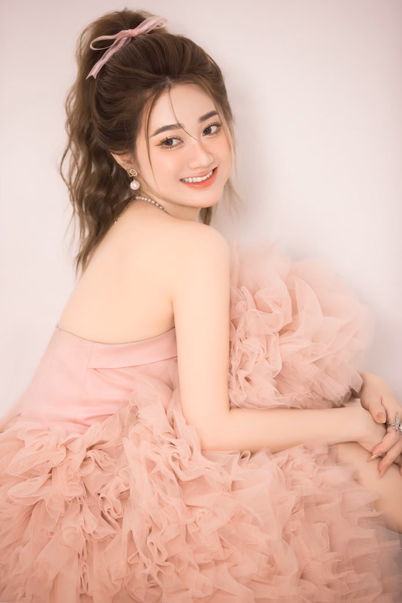 Với ý chí cầu tiến và mong muốn phát triển bản thân nhiều hơn trong tương lai, An Miu dần xây dựng thương hiệu cá nhân trên các nền tảng mạng xã hội.