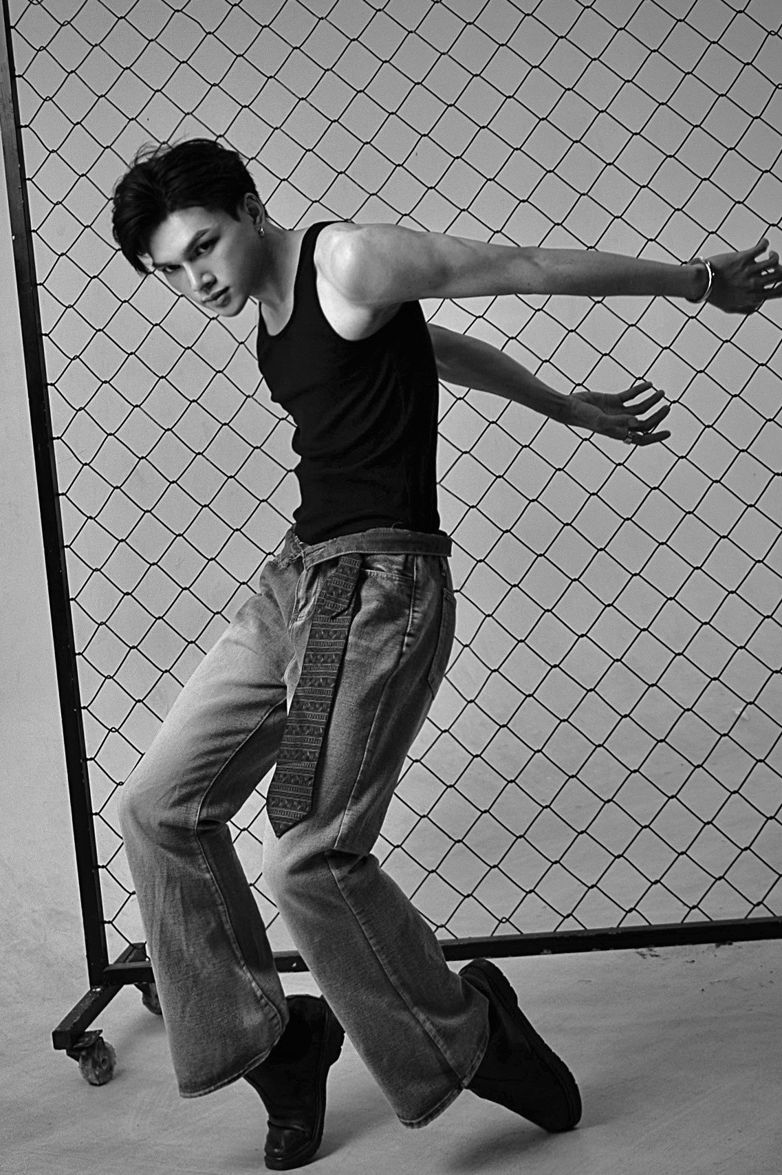 Dành niềm đam mê lớn với ngành nghệ thuật, sau khi tốt nghiệp Trung học phổ thông, Đoan Huỳnh quyết định theo đuổi niềm đam mê diễn xuất. Dành niềm đam mê lớn với ngành nghệ thuật, sau khi tốt nghiệp Trung học phổ thông, Đoan Huỳnh quyết định theo đuổi niềm đam mê diễn xuất.