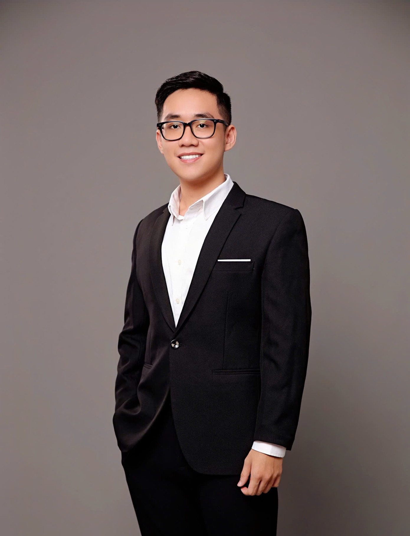 Niềm đam mê ca hát của Trần Hiếu bắt đầu từ khi còn học lớp 6.