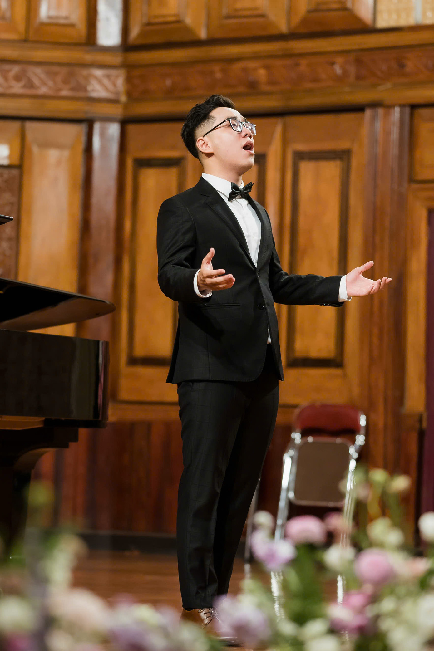 Không chỉ là một ca sĩ trẻ mà Trần Hiếu còn là đại diện cho thế hệ trẻ dám ước mơ và theo đuổi đam mê.