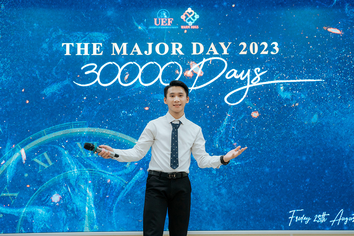 Là một người có tính cách hướng ngoại, lại được mẹ truyền thêm cho sự tự tin khi đứng trước công chúng, Tất Liêm yêu sự thay đổi linh hoạt của xã hội, truyền thông. Là một người có tính cách hướng ngoại, lại được mẹ truyền thêm cho sự tự tin khi đứng trước công chúng, Tất Liêm yêu sự thay đổi linh hoạt của xã hội, truyền thông.