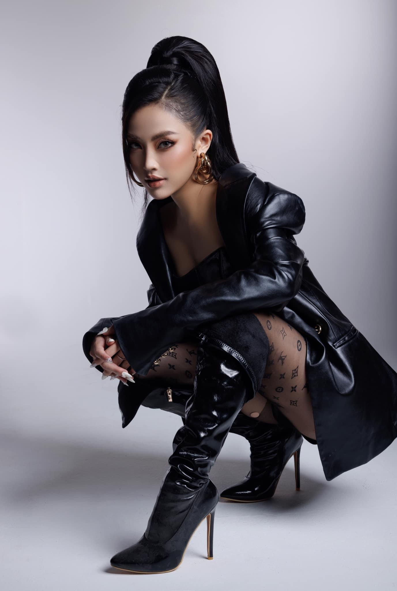 Hành trình đến với nghệ thuật của Quỳnh Anh hoàn toàn không có dự tính trước. Hành trình đến với nghệ thuật của Quỳnh Anh hoàn toàn không có dự tính trước.