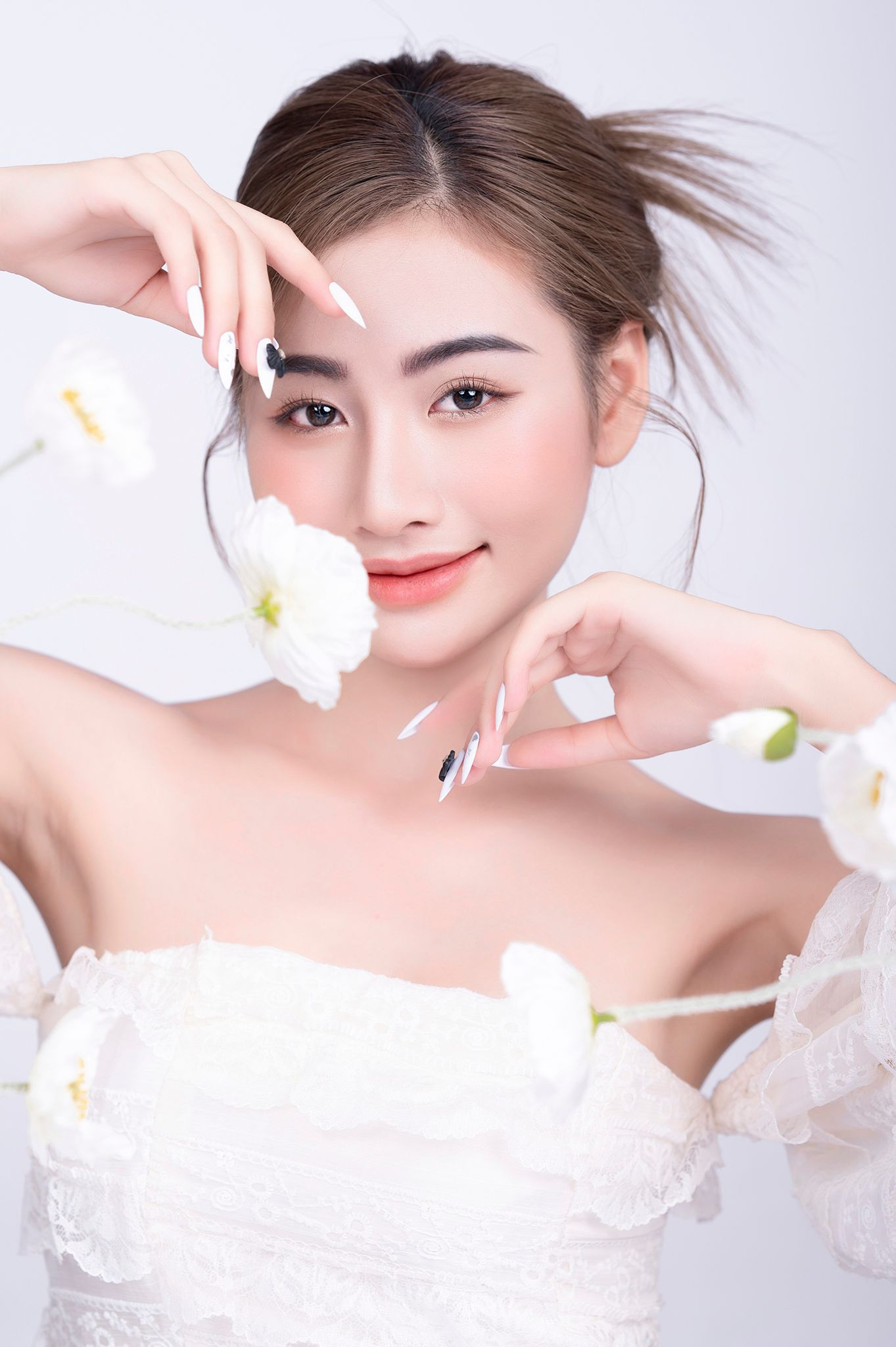 Nguyễn Mai Liên (sinh năm 2000) đang được biết đến là một content creator, KOC và là người mẫu ảnh tự do.