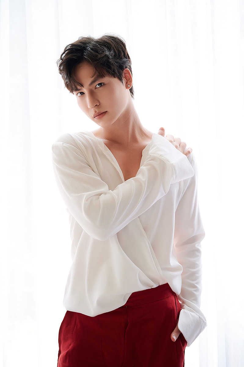 Xuân Thắng hiện đang là sinh viên theo học song bằng, đồng thời là người mẫu tự do. Xuân Thắng hiện đang là sinh viên theo học song bằng, đồng thời là người mẫu tự do.