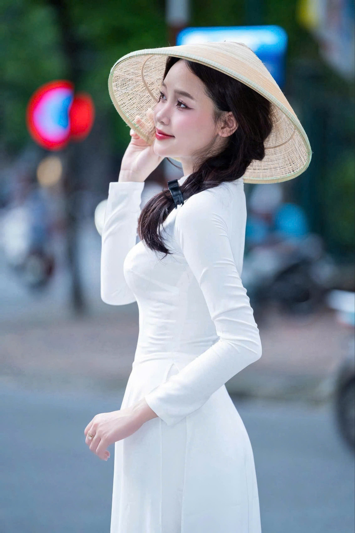 Phạm Huyền Nhi (sinh năm 2006, quê Yên Bái) thủ khoa đầu vào chuyên ngành Diễn viên kịch, điện ảnh - truyền hình của trường Đại học Sân khấu - Điện ảnh Hà Nội. Phạm Huyền Nhi (sinh năm 2006, quê Yên Bái) thủ khoa đầu vào chuyên ngành Diễn viên kịch, điện ảnh - truyền hình của trường Đại học Sân khấu - Điện ảnh Hà Nội.