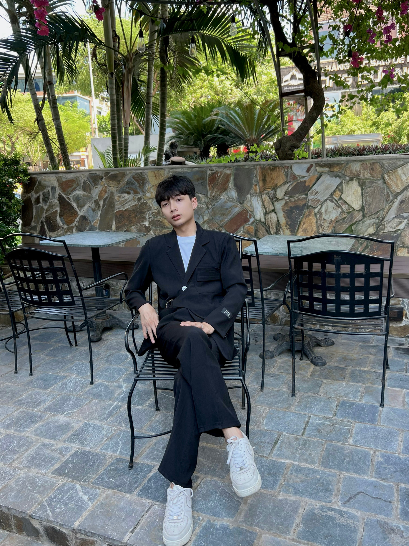 Huỳnh Sơn đưa ra những đúc rút kinh nghiệm của bản thân, động viên các bạn trẻ hãy mạnh dạn khởi nghiệp.