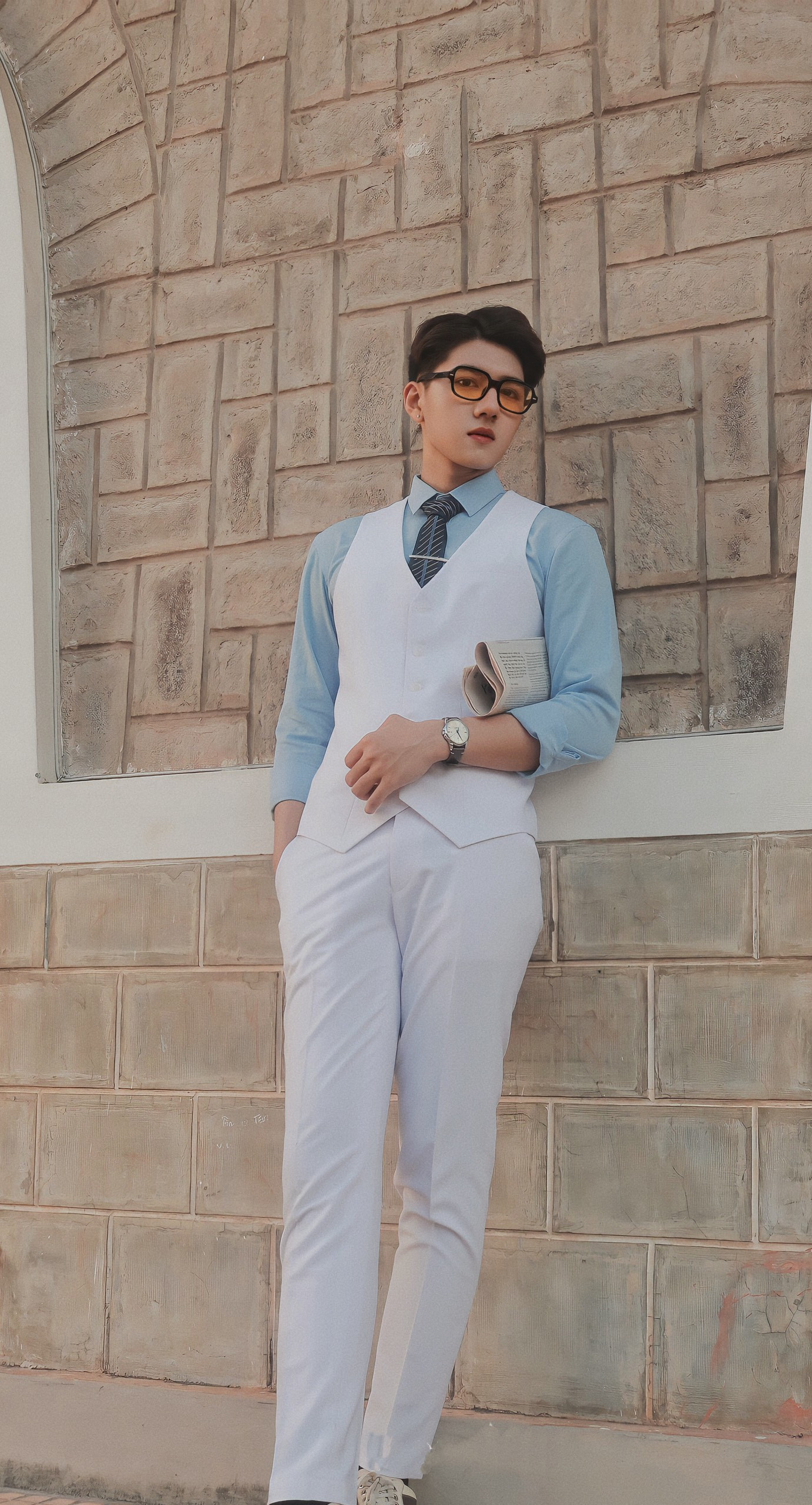 Bên cạnh công việc học, Nhật Tùng còn là người mẫu ảnh tự do. Bên cạnh công việc học, Nhật Tùng còn là người mẫu ảnh tự do.