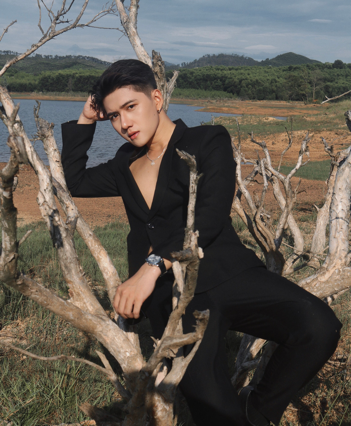 Từng gặp nhiều ý kiến cho rằng, với sự đối lập đặc thù của ngành IT và người mẫu không thể song hành cùng nhau, tuy nhiên, Nhật Tùng đã có thể khẳng định, cân bằng, cũng như phát triển song song và tìm được điểm chung cho hai ngành này. Từng gặp nhiều ý kiến cho rằng, với sự đối lập đặc thù của ngành IT và người mẫu không thể song hành cùng nhau, tuy nhiên, Nhật Tùng đã có thể khẳng định, cân bằng, cũng như phát triển song song và tìm được điểm chung cho hai ngành này.