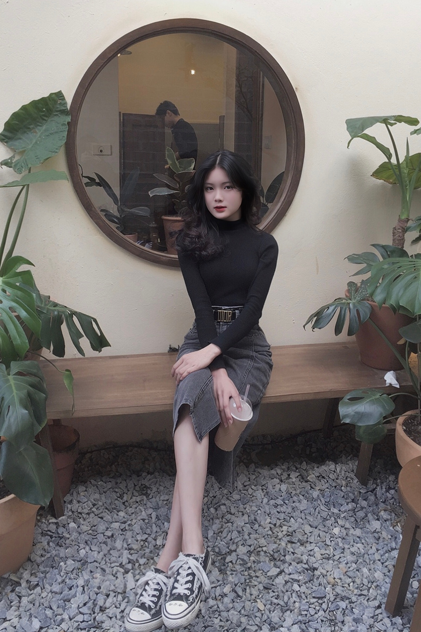 Đến thời điểm hiện tại, Thùy Linh luôn cảm thấy may mắn vì những điều tích cực ở công việc mang lại, ngoài mặt tinh thần, công việc còn giúp Linh có nguồn thu nhập kinh tế, độc lập ngay từ khi còn ngồi trên ghế nhà trường.