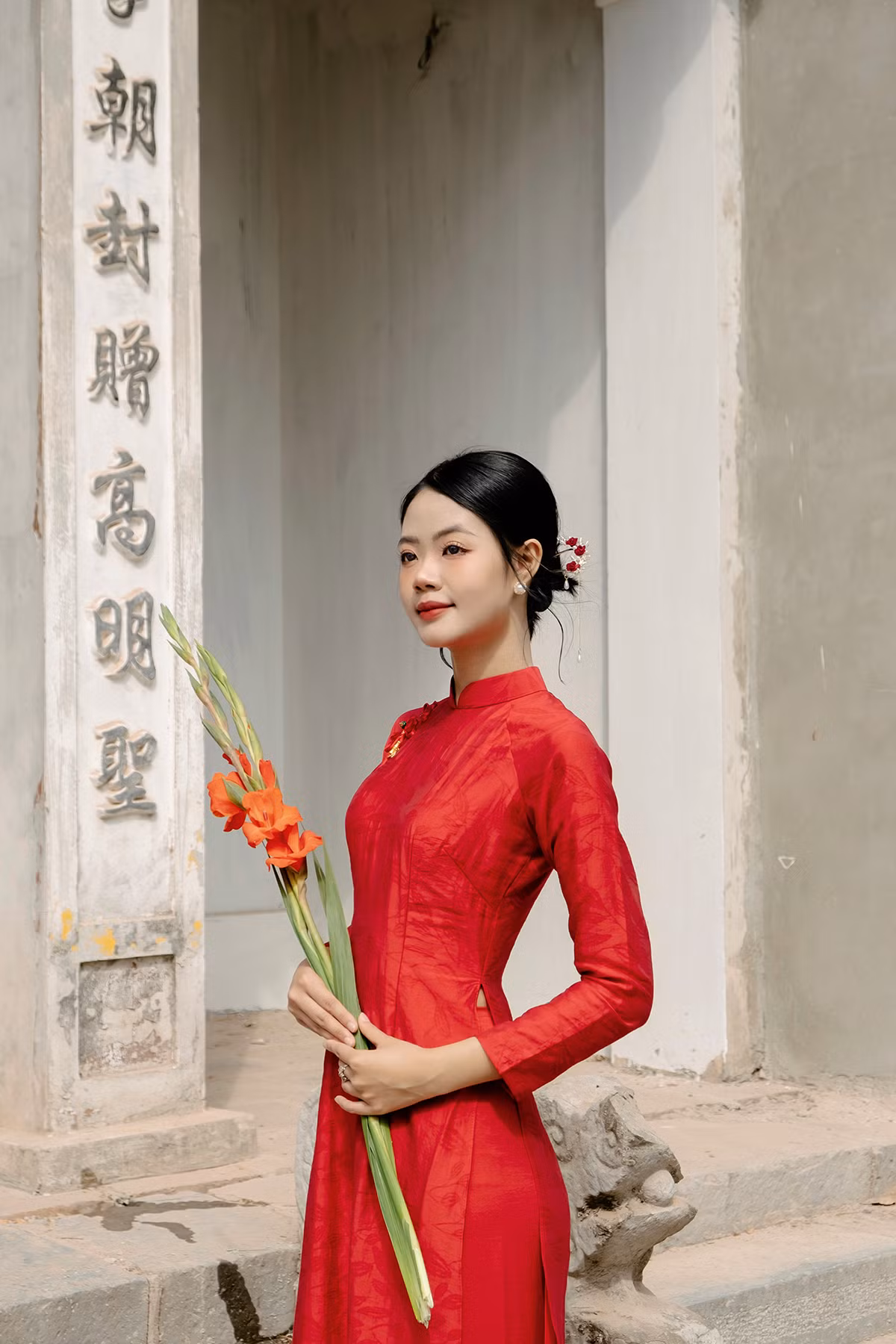 Bảo Khánh vốn sinh ra và lớn lên ở một xã miền núi đặc biệt khó khăn, vì vậy cô rất thấu hiểu những hạn chế về điều kiện học tập và cơ hội tiếp cận tri thức của trẻ em vùng cao.