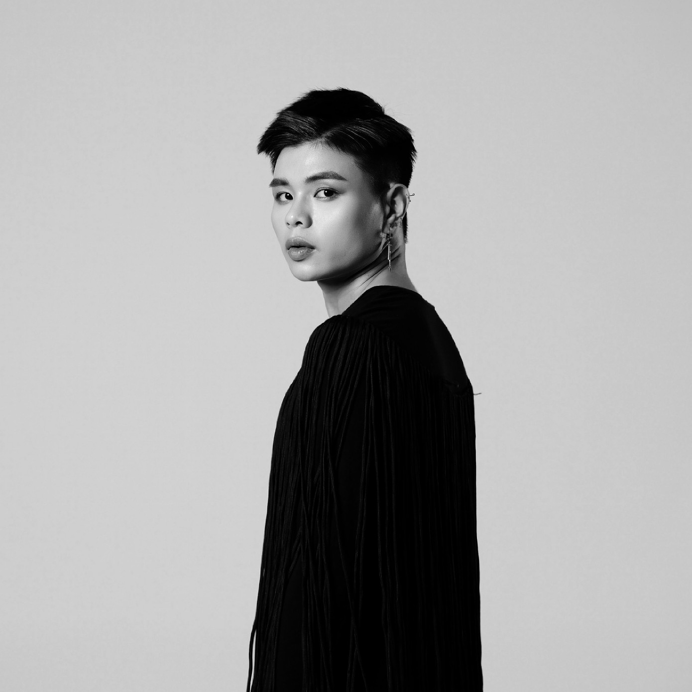 Ricmin Hoàng (24 tuổi) đang là sinh viên của Học viện Phụ nữ Việt Nam, chuyên ngành Báo chí truyền thông. Ricmin Hoàng (24 tuổi) đang là sinh viên của Học viện Phụ nữ Việt Nam, chuyên ngành Báo chí truyền thông.