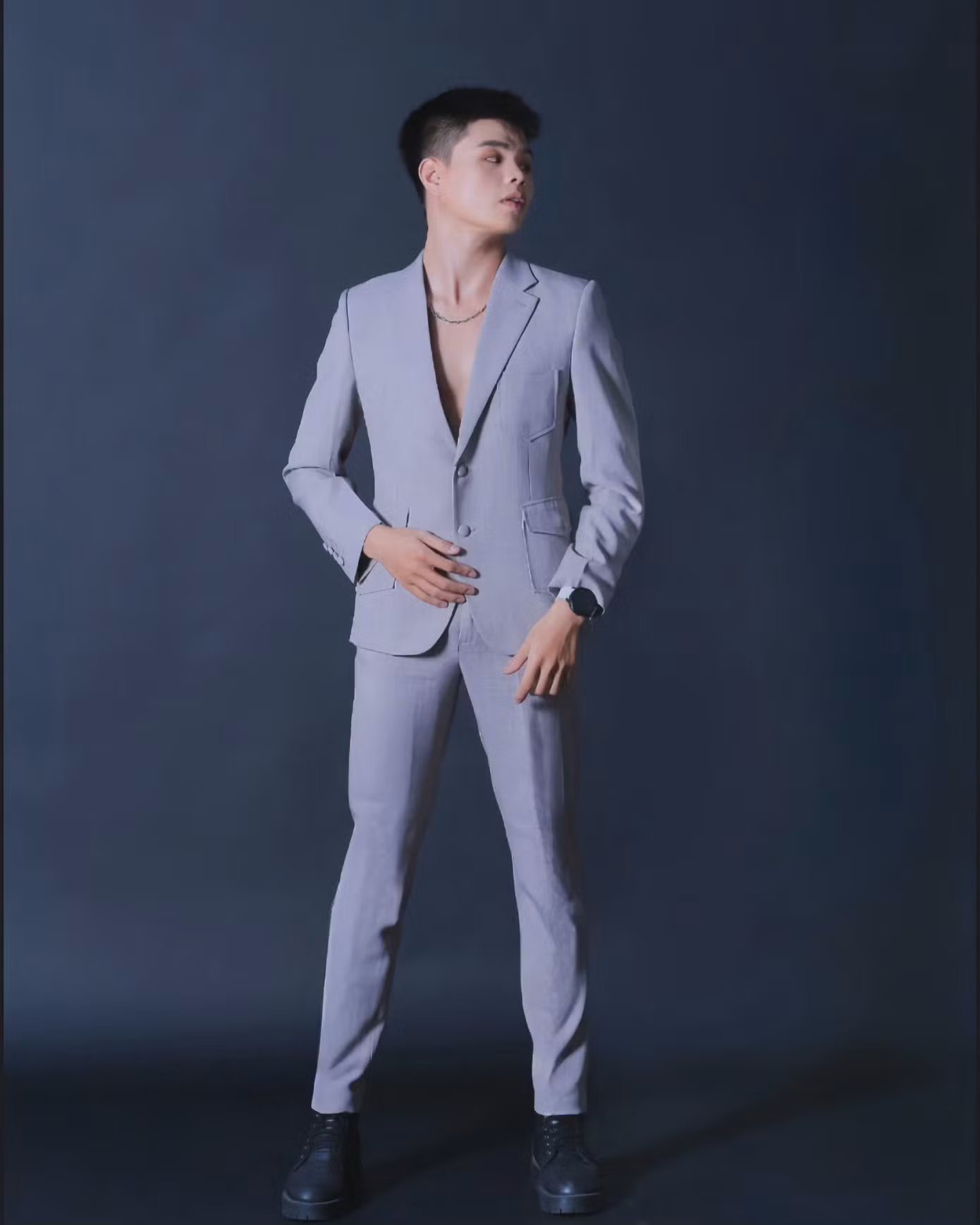Ước mơ nghệ thuật của Ricmin Hoàng được xây dựng, ấp ủ ngay từ những năm học Trung học cơ sở.