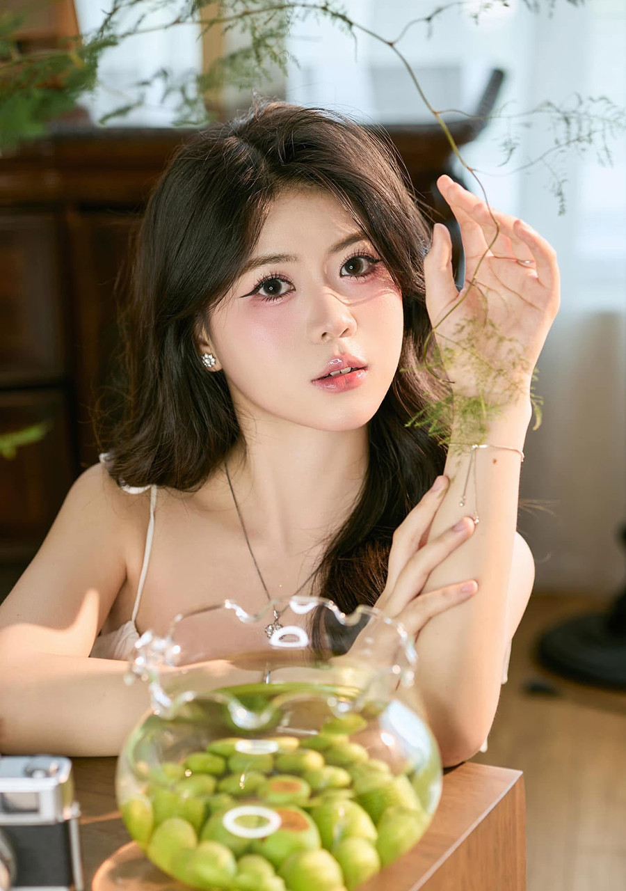 Với Yến Nhi, không gì là không thể, chỉ cần bản thân đủ nhiệt huyết để làm việc. Với Yến Nhi, không gì là không thể, chỉ cần bản thân đủ nhiệt huyết để làm việc.