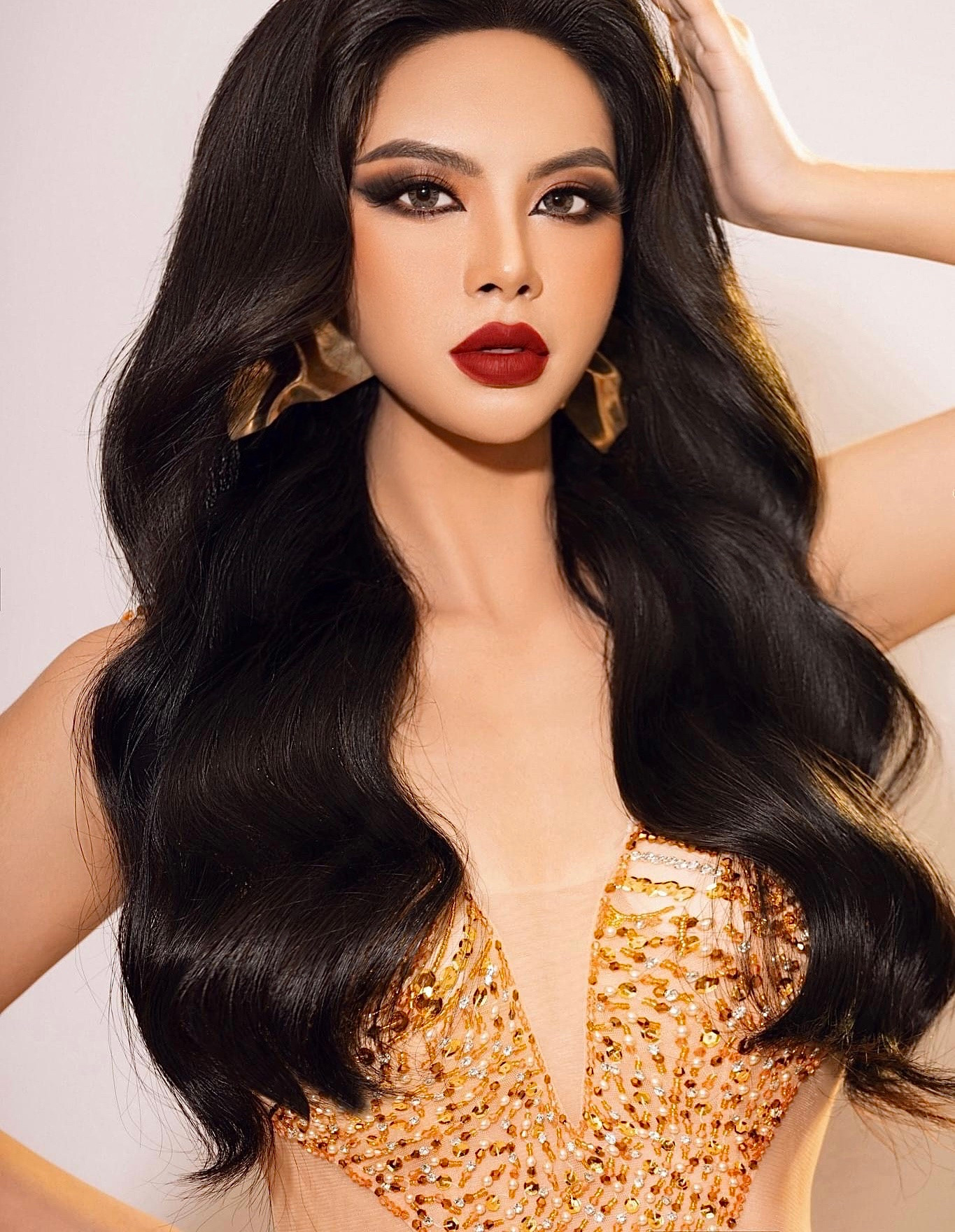 Nguyễn Thị Hồng Hà (sinh năm 2001) tốt nghiệp trường Đại học Kinh doanh và Công nghệ Hà Nội. Nguyễn Thị Hồng Hà (sinh năm 2001) tốt nghiệp trường Đại học Kinh doanh và Công nghệ Hà Nội.