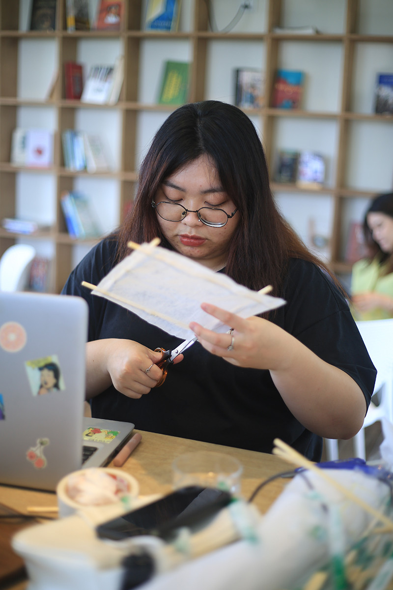 Bên cạnh đó, Nguyệt sắc 2023 mong muốn mang đến Trung thu cho trẻ em có hoàn cảnh khó khăn, trẻ em ở viện Nhi, thông qua hoạt động trao tặng những sản phẩm yêu thương. Bên cạnh đó, Nguyệt sắc 2023 mong muốn mang đến Trung thu cho trẻ em có hoàn cảnh khó khăn, trẻ em ở viện Nhi, thông qua hoạt động trao tặng những sản phẩm yêu thương.