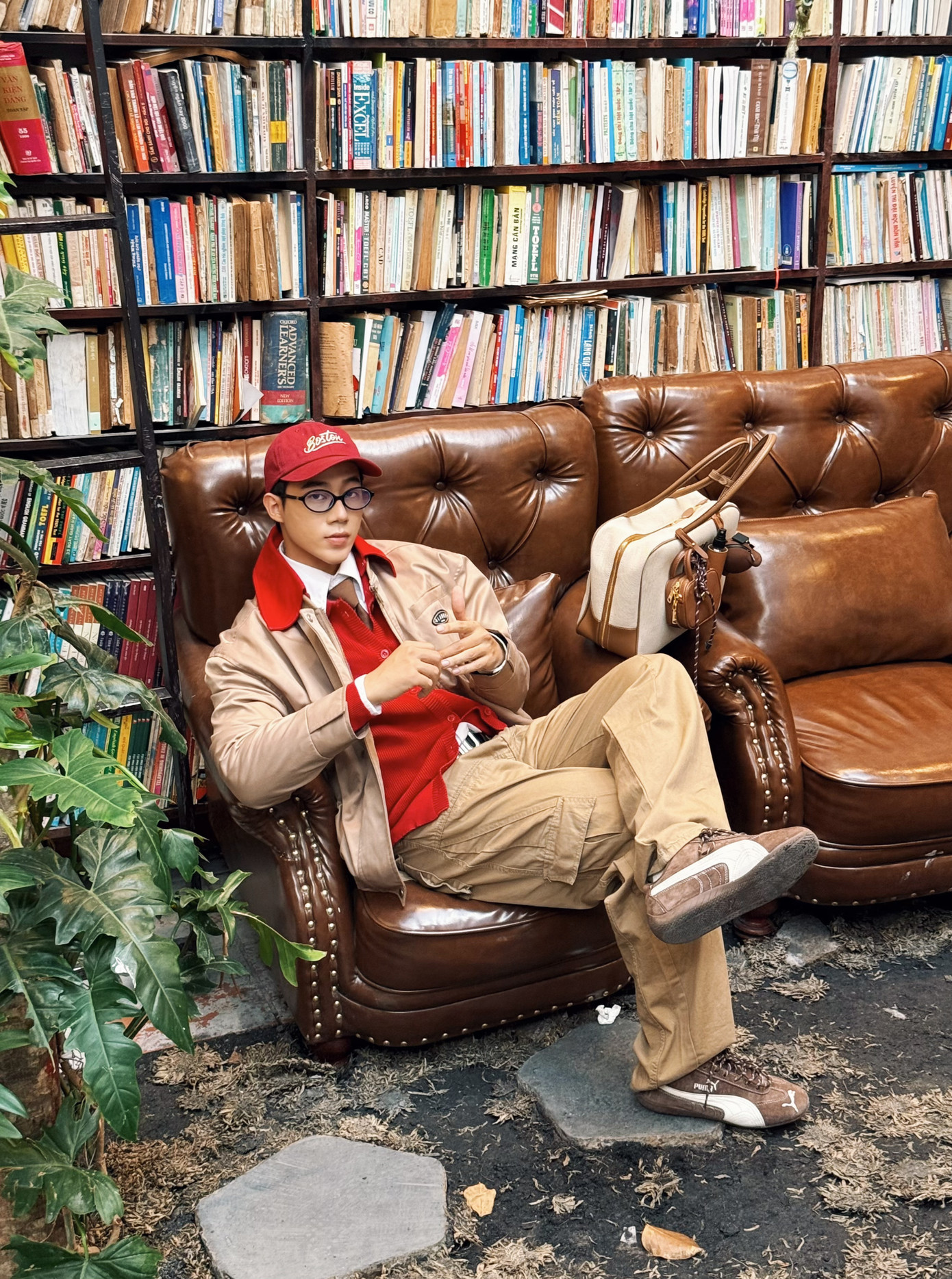 Dù có nền tảng về thiết kế đồ họa, nhưng sau khi tốt nghiệp, Tô Chu đã quyết định rẽ hướng sang lĩnh vực thời trang và thành lập thương hiệu riêng. Dù có nền tảng về thiết kế đồ họa, nhưng sau khi tốt nghiệp, Tô Chu đã quyết định rẽ hướng sang lĩnh vực thời trang và thành lập thương hiệu riêng.