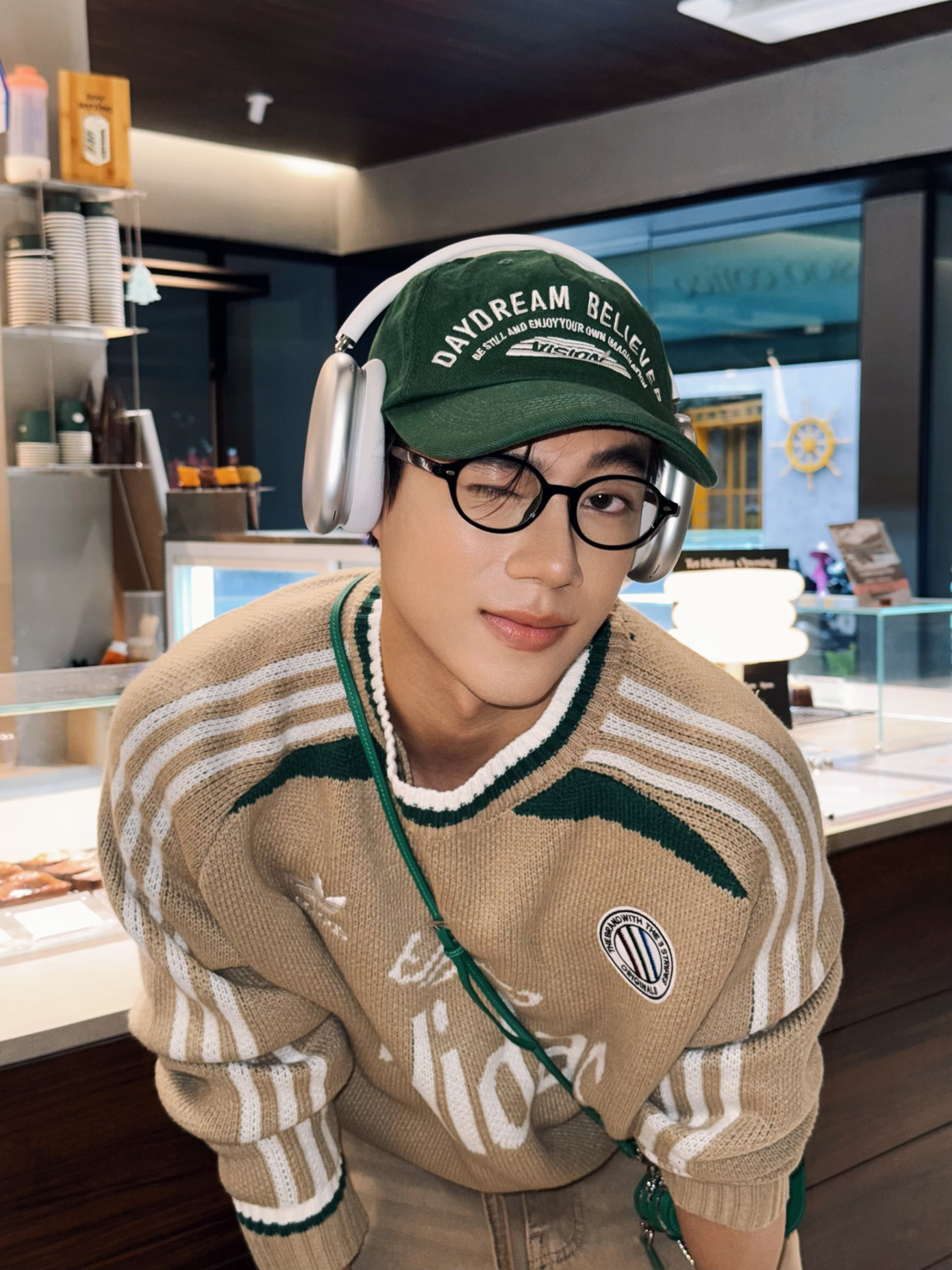 Tô Chu tốt nghiệp ngành Thiết kế Đồ họa tại trường Đại học Văn Lang. Tô Chu tốt nghiệp ngành Thiết kế Đồ họa tại trường Đại học Văn Lang.