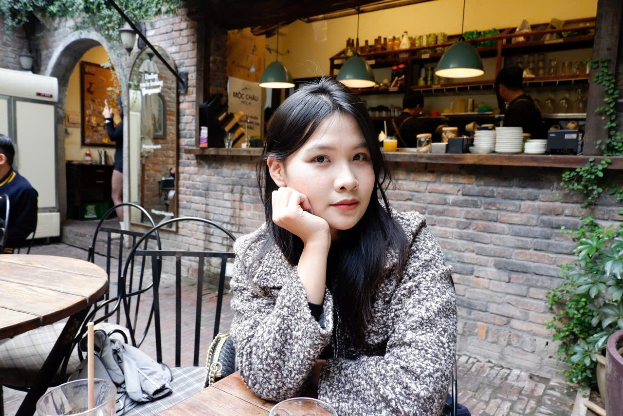 Nguyễn Thị Hiền Nhu (sinh năm 2003) sinh viên năm cuối trường Đại học Văn Lang.