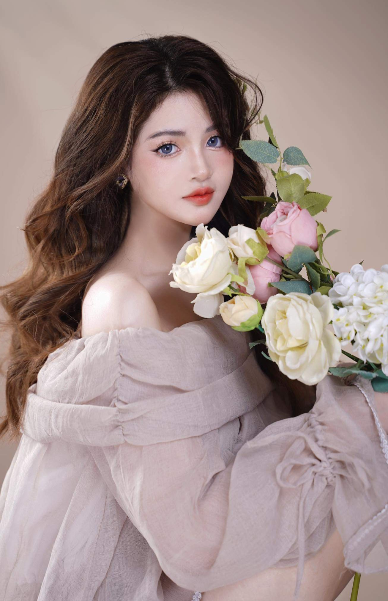 Nguyễn Thị Thanh Hương đang là sinh viên học song bằng 2 trường đại học là trường Đại học Kinh tế Quốc dân (NEU) và trường Đại học Kinh tế - Đại học Quốc gia Hà Nội. Nguyễn Thị Thanh Hương đang là sinh viên học song bằng 2 trường đại học là trường Đại học Kinh tế Quốc dân (NEU) và trường Đại học Kinh tế - Đại học Quốc gia Hà Nội.