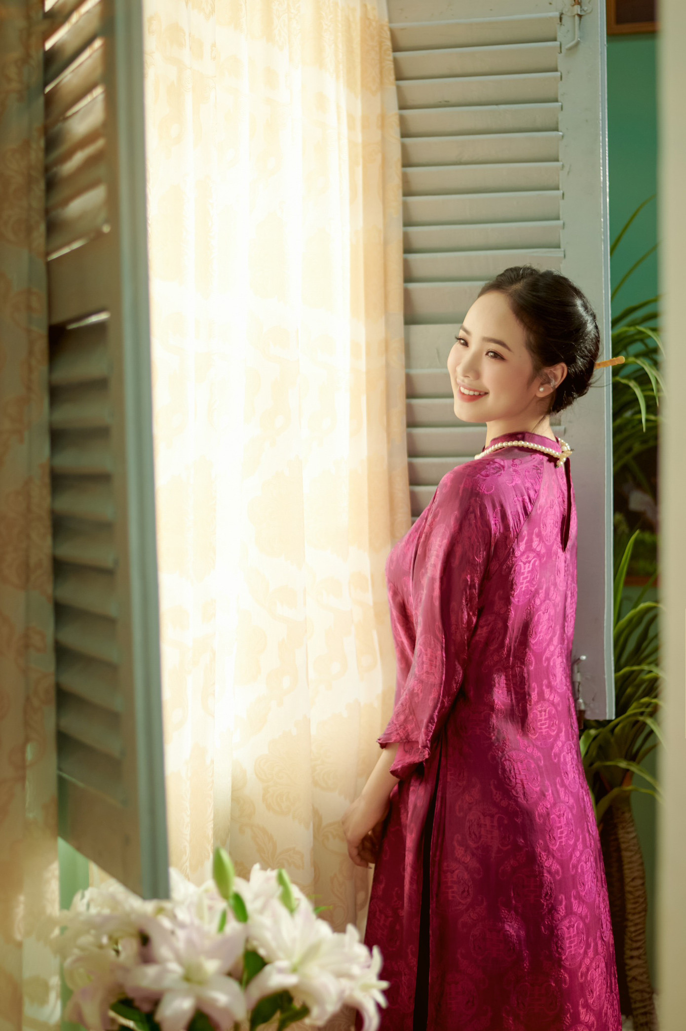 Bên cạnh đó, Trà My còn là người mẫu ảnh, diễn viên tự do.