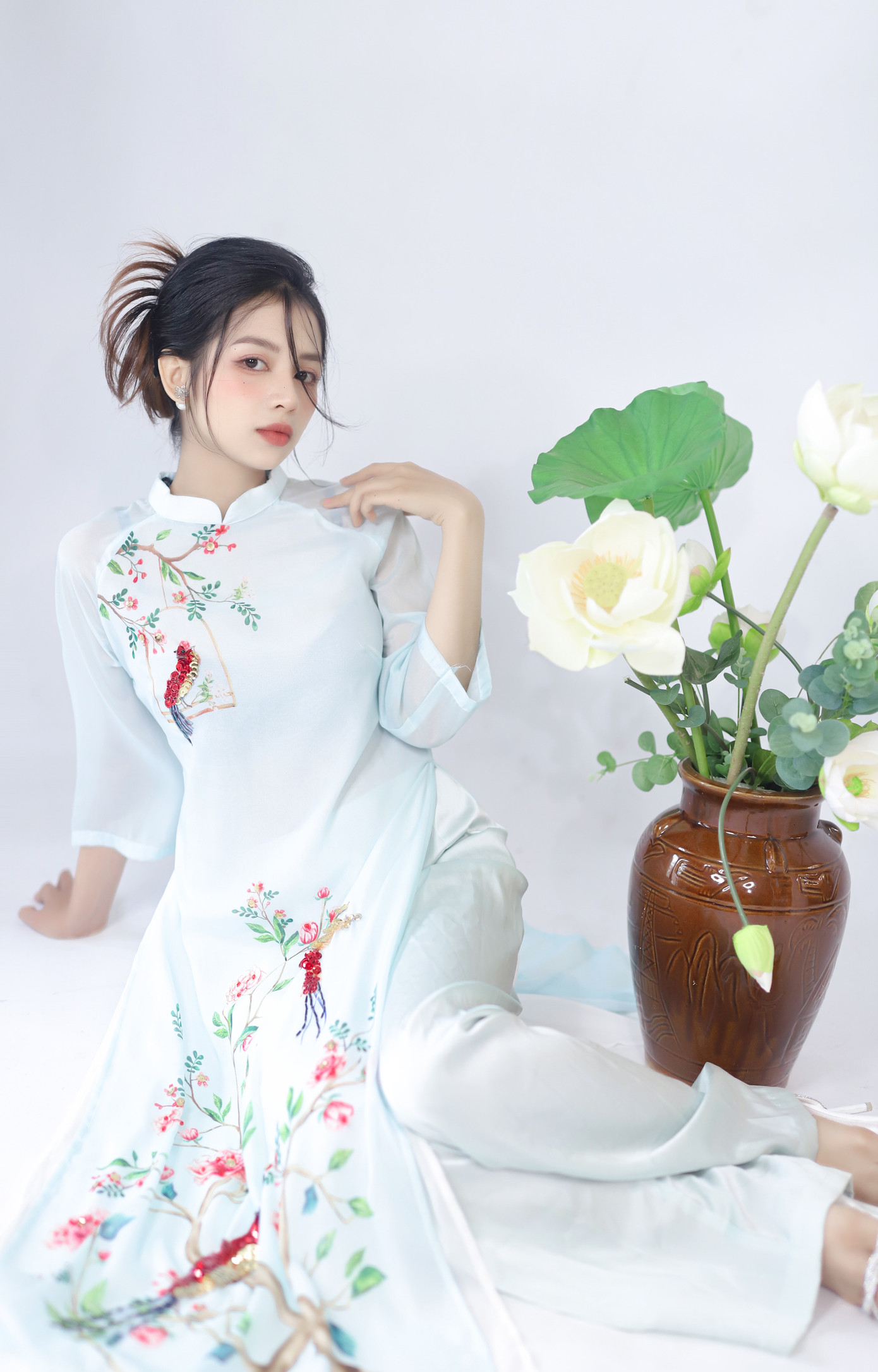 Đối với Hoàng Huệ make up là sự sáng tạo và không ngừng học hỏi, không ngại bị đánh giá, kèm theo là tình yêu với cái đẹp, yêu sự độc đáo.