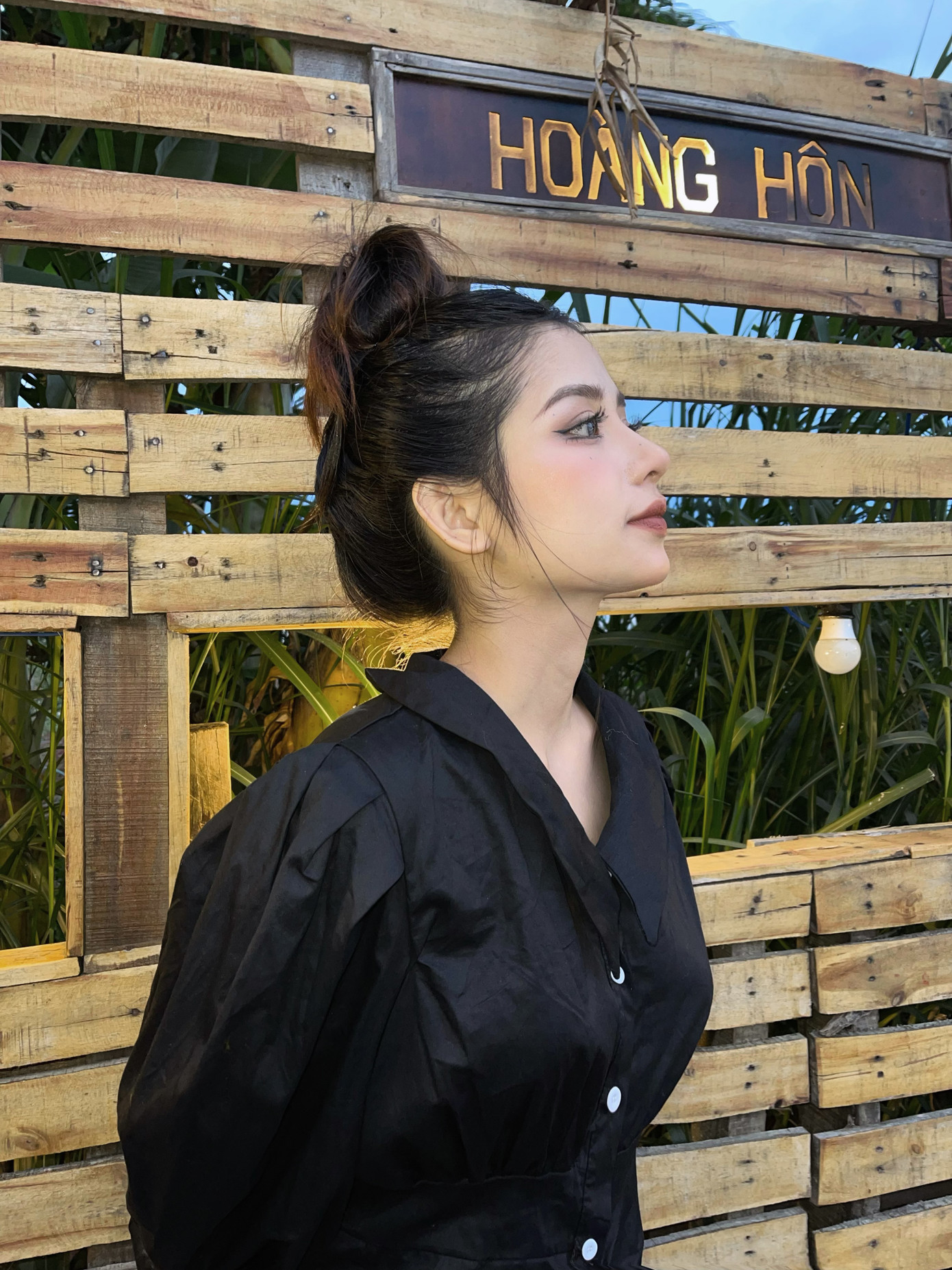 Trải qua 5 năm làm nghề, đến thời điểm hiện tại, Hoàng Huệ cảm thấy rất hài lòng với thành quả và sự cố gắng của bản thân, tin vào ý chí kiên định.