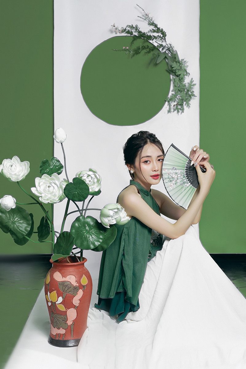 Bắt đầu đi làm thêm ngay từ khi còn là sinh viên năm nhất Đại học, Hải Hà đã trải qua nhiều công việc để tìm thấy một nơi thuộc về bản thân, giúp bản thân có thể toàn diện phát triển. Bắt đầu đi làm thêm ngay từ khi còn là sinh viên năm nhất Đại học, Hải Hà đã trải qua nhiều công việc để tìm thấy một nơi thuộc về bản thân, giúp bản thân có thể toàn diện phát triển.