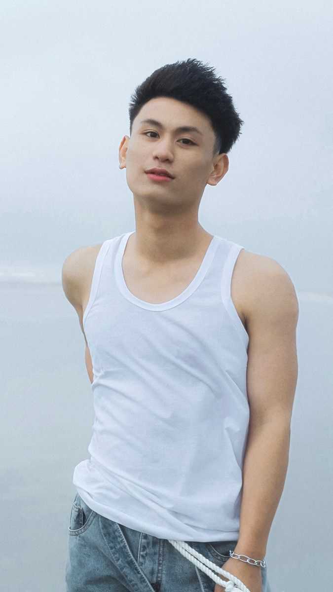 Dành niềm đam mê mãnh liệt với nghệ thuật, Minh Võ mong muốn chinh phục thành công lĩnh vực nhiếp ảnh, người mẫu chuyên nghiệp trong tương lai.