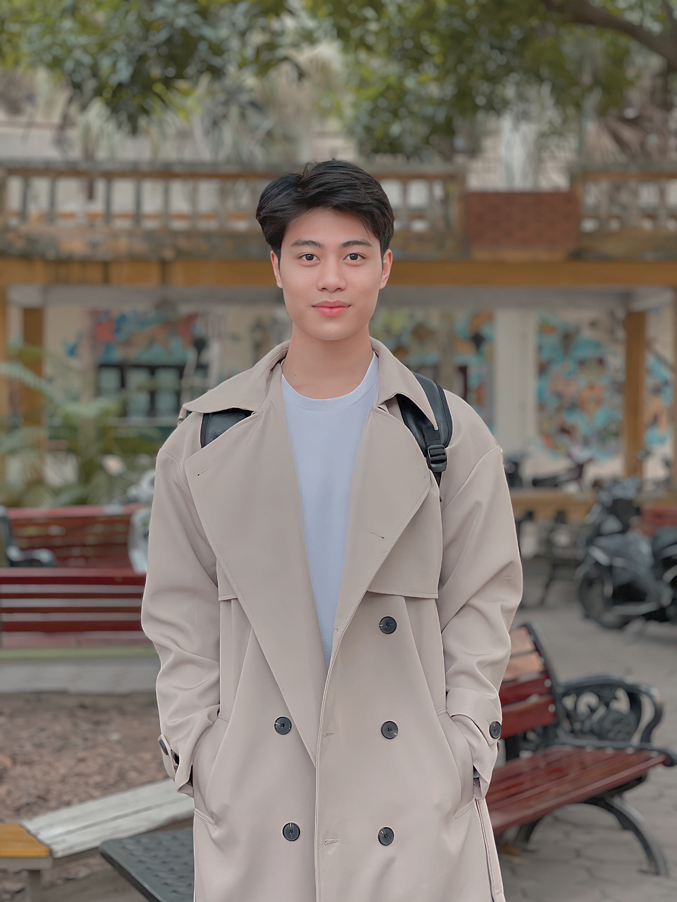 Nguyễn Đức Thắng (sinh năm 2004) đang là sinh viên trường Đại học Sân khấu – Điện ảnh Hà Nội.