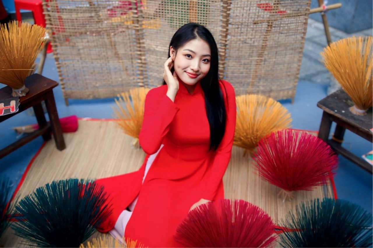 Kiều Linh hiện đang là sinh viên của trường Đại học Ngoại ngữ - Tin học TP.HCM.