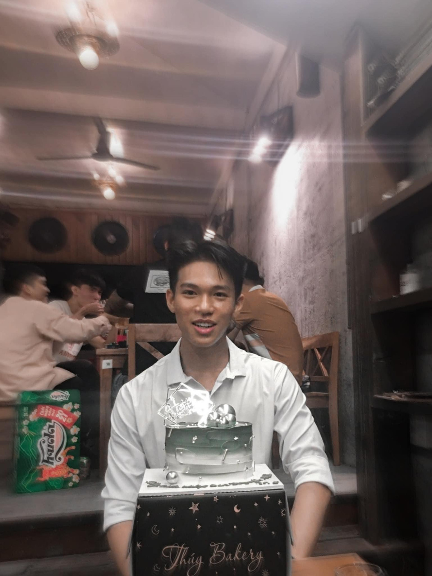 Trước khi đến với nghề người mẫu, Ben Nguyễn từng làm nhiều công việc khác nhau và là một người sống khép kín, ngại giao tiếp. Trước khi đến với nghề người mẫu, Ben Nguyễn từng làm nhiều công việc khác nhau và là một người sống khép kín, ngại giao tiếp.