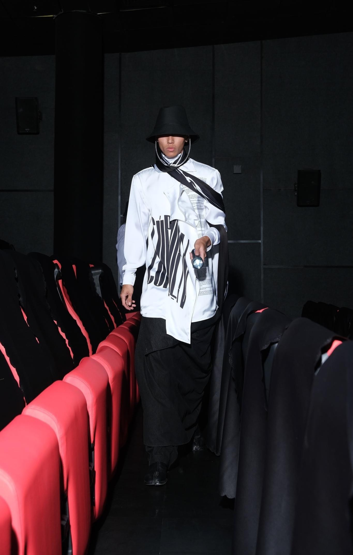 Trải qua nhiều thăng trầm, hành trình để đến được với nghề người mẫu của Ben Nguyễn không hề dễ dàng. Trải qua nhiều thăng trầm, hành trình để đến được với nghề người mẫu của Ben Nguyễn không hề dễ dàng.