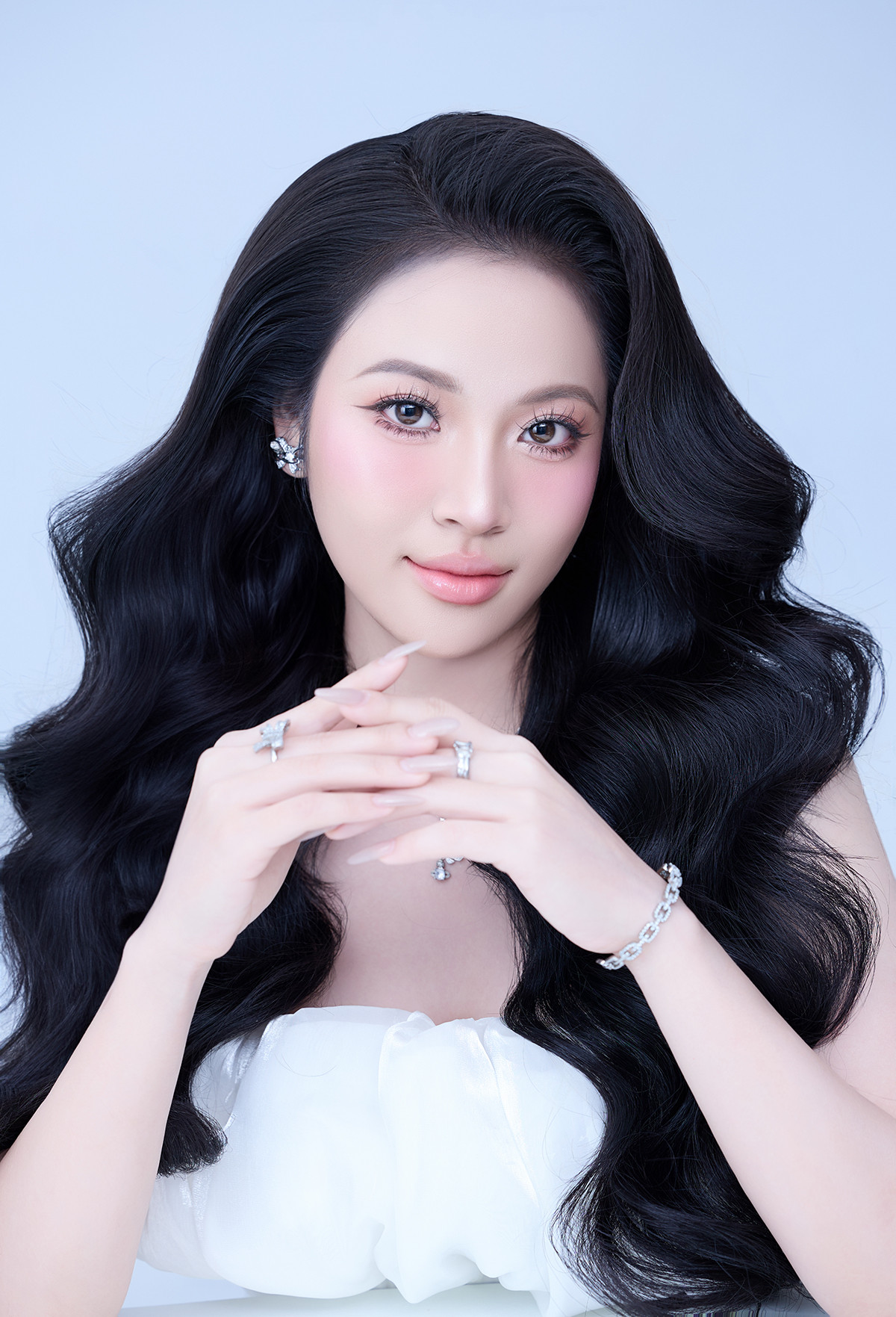 Duyên Trần tốt nghiệp ngành Quản lý Văn hóa - Nghệ thuật tại trường Đại học Văn hóa Hà Nội. Duyên Trần tốt nghiệp ngành Quản lý Văn hóa - Nghệ thuật tại trường Đại học Văn hóa Hà Nội.