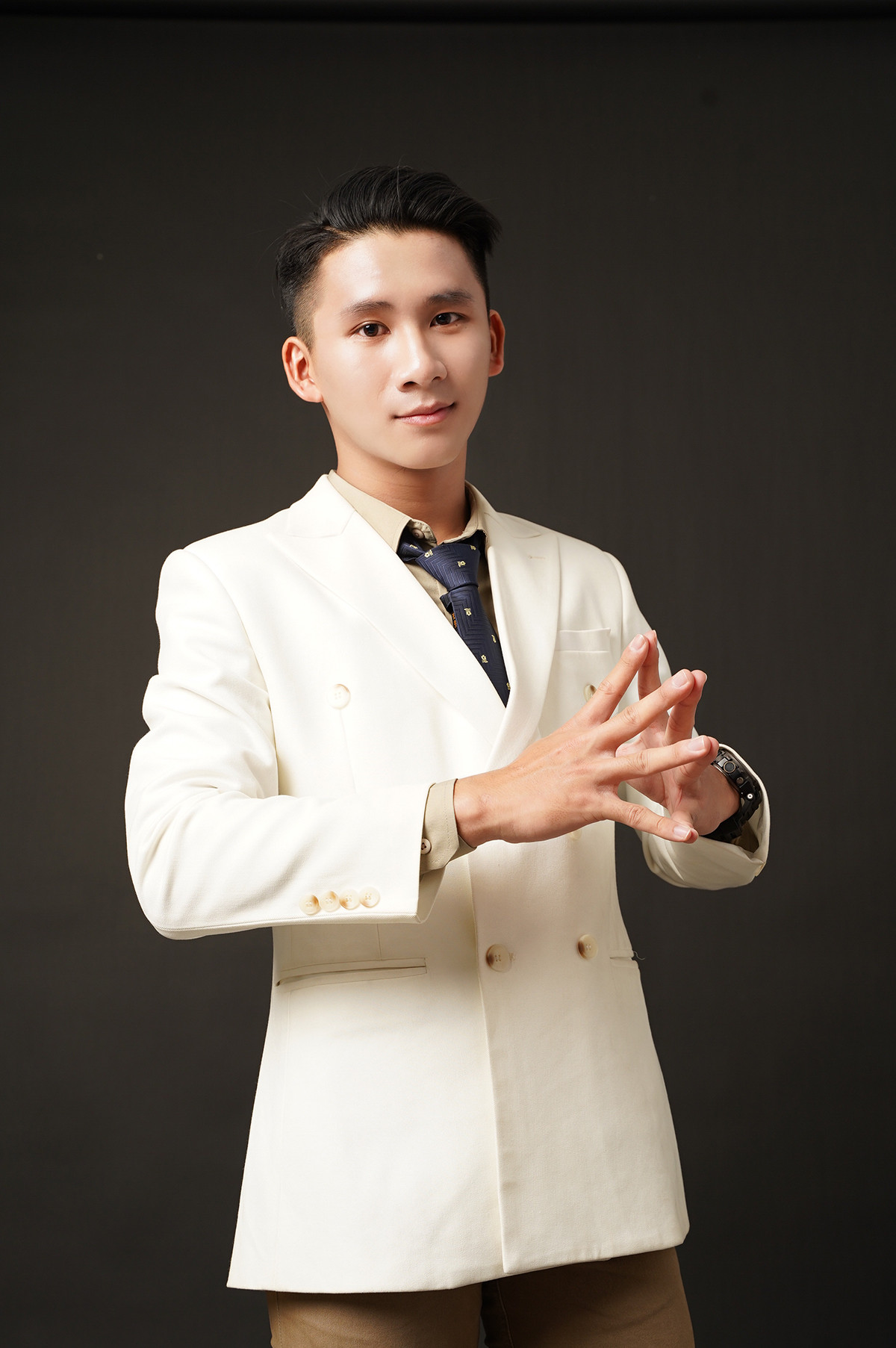 Nguyễn Tất Liêm (sinh năm 2004) đang là sinh viên ngành Quan hệ công chúng của trường Đại học Kinh tế - Tài chính TP.HCM (UEF). Nguyễn Tất Liêm (sinh năm 2004) đang là sinh viên ngành Quan hệ công chúng của trường Đại học Kinh tế - Tài chính TP.HCM (UEF).