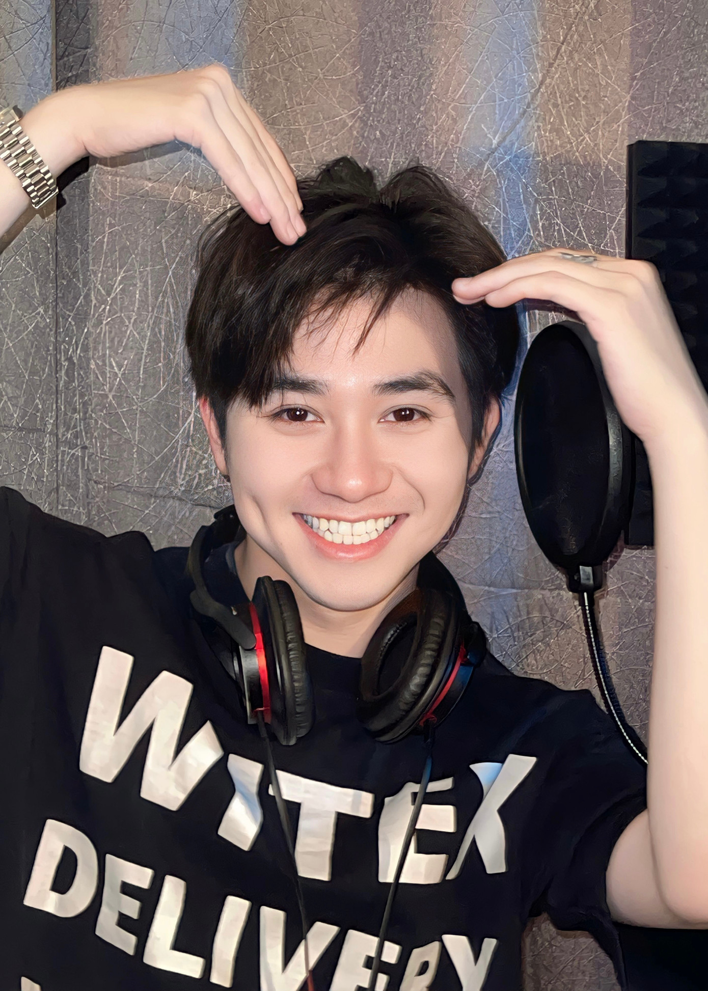 Từng trải qua nhiều công việc trước khi đến với niềm đam mê, mỗi công việc lại cho Đức Tài những trải nghiệm và bài học riêng. Từng trải qua nhiều công việc trước khi đến với niềm đam mê, mỗi công việc lại cho Đức Tài những trải nghiệm và bài học riêng.