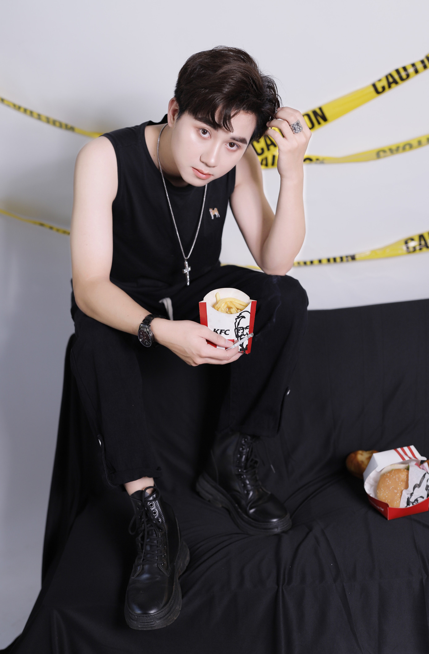 “Chỉ cần bạn không dừng lại thì việc bạn tiến chậm cũng không là vấn đề” luôn là câu kim chỉ nam Đức Tài ghi nhớ và mang theo bên mình. “Chỉ cần bạn không dừng lại thì việc bạn tiến chậm cũng không là vấn đề” luôn là câu kim chỉ nam Đức Tài ghi nhớ và mang theo bên mình.