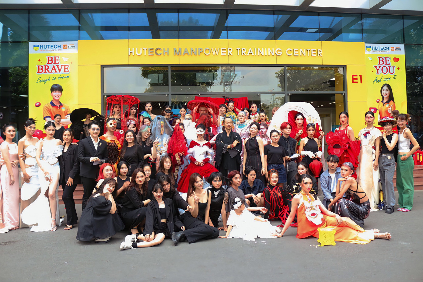 Nhật Hoàng đảm nhận dẫn dắt trong nhiều sự kiện lớn nhỏ của trường và các chương trình khác. Nhật Hoàng đảm nhận dẫn dắt trong nhiều sự kiện lớn nhỏ của trường và các chương trình khác.