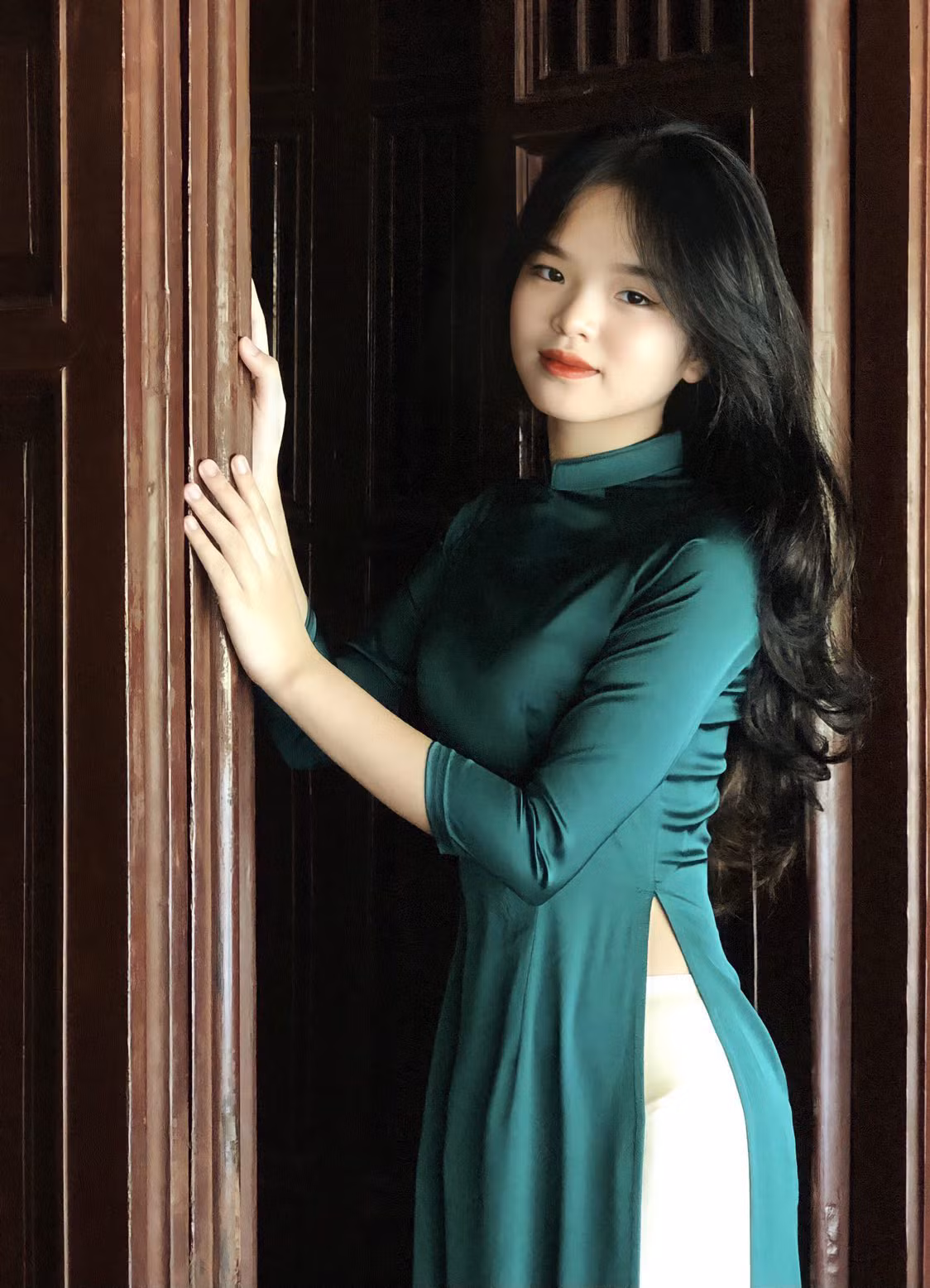 Lê Thị Huyền Trân hiện đang theo học tại Học viện Âm nhạc Huế. Lê Thị Huyền Trân hiện đang theo học tại Học viện Âm nhạc Huế.