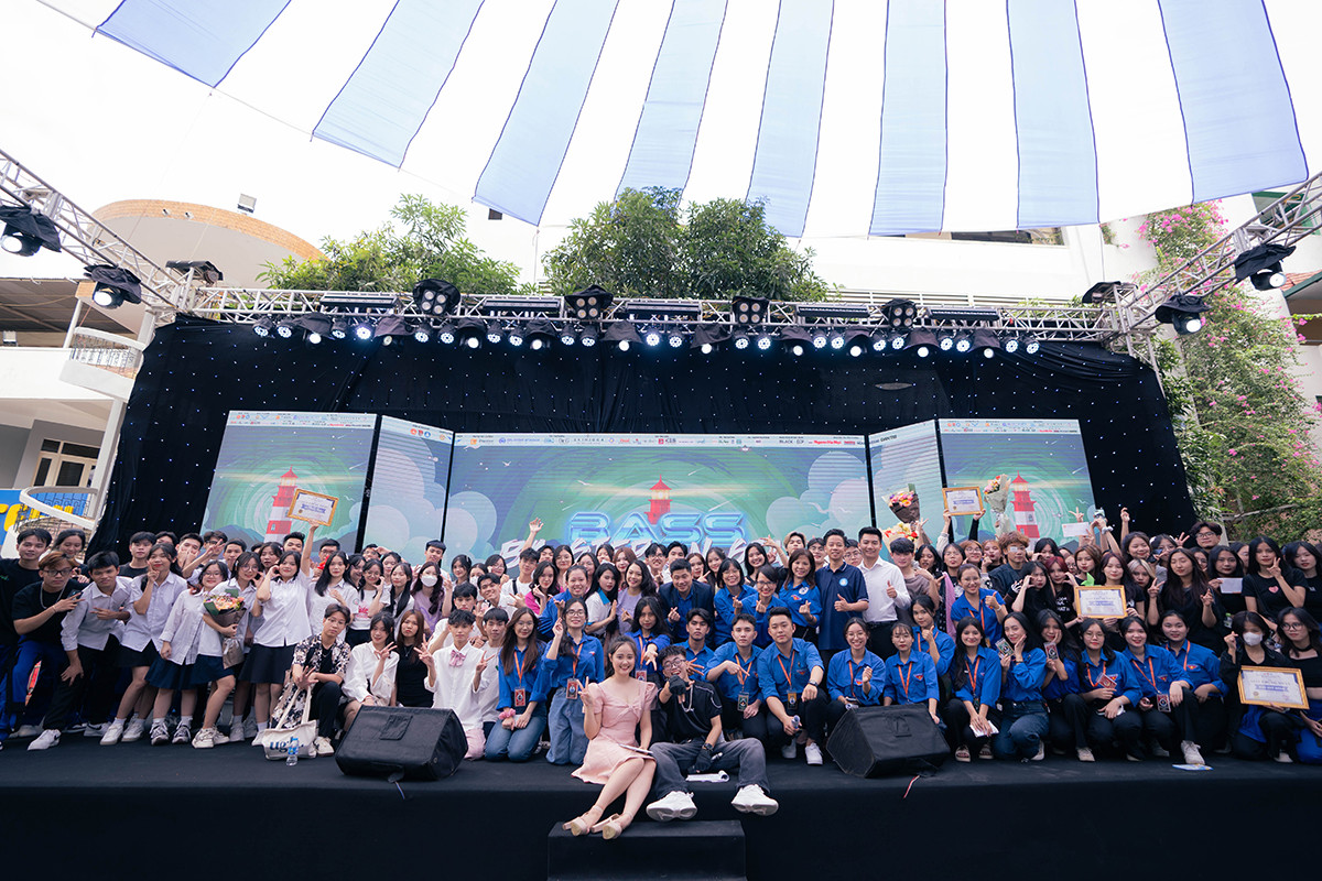 Nguyễn Duyên mong muốn có thể lan tỏa năng lượng tích cực đến với mọi người. Nguyễn Duyên mong muốn có thể lan tỏa năng lượng tích cực đến với mọi người.