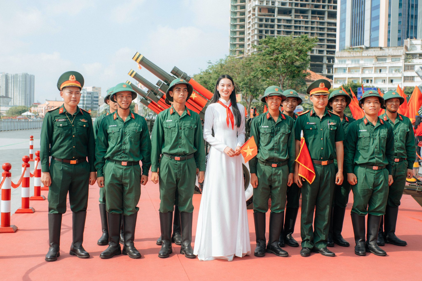 Á Hậu Quỳnh Anh mong muốn lan tỏa tích cực hình ảnh và văn hoá Việt Nam đến với bạn bè quốc tế. Á Hậu Quỳnh Anh mong muốn lan tỏa tích cực hình ảnh và văn hoá Việt Nam đến với bạn bè quốc tế.