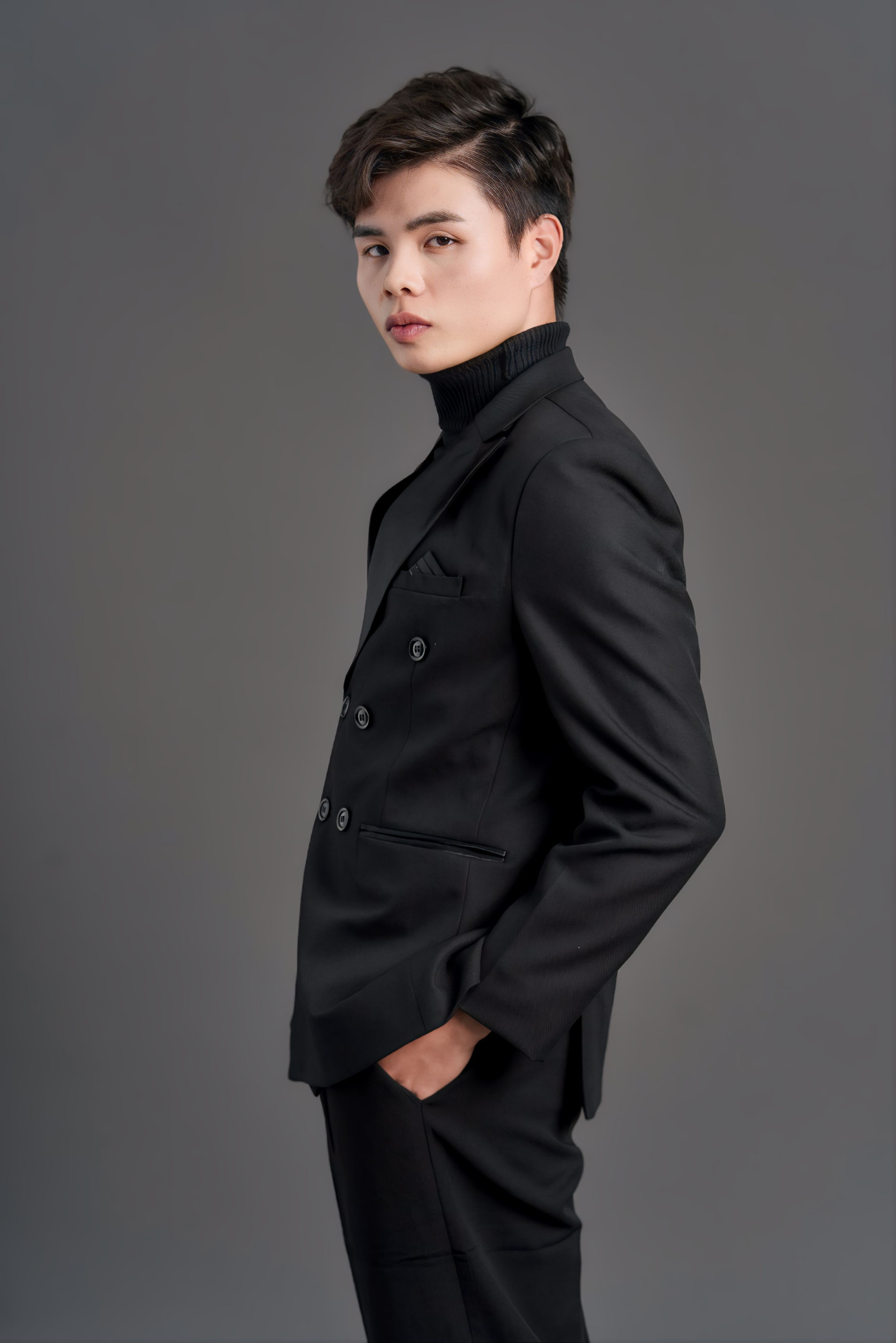 Từng chấp nhận sử dụng hoocmon kích thích tăng chiều cao để thay đổi ngoại hình, theo đuổi ước mơ, Ricmin Hoàng đã phải nhận về những hậu quả, có được bài học đắt giá cho riêng mình. Từng chấp nhận sử dụng hoocmon kích thích tăng chiều cao để thay đổi ngoại hình, theo đuổi ước mơ, Ricmin Hoàng đã phải nhận về những hậu quả, có được bài học đắt giá cho riêng mình.