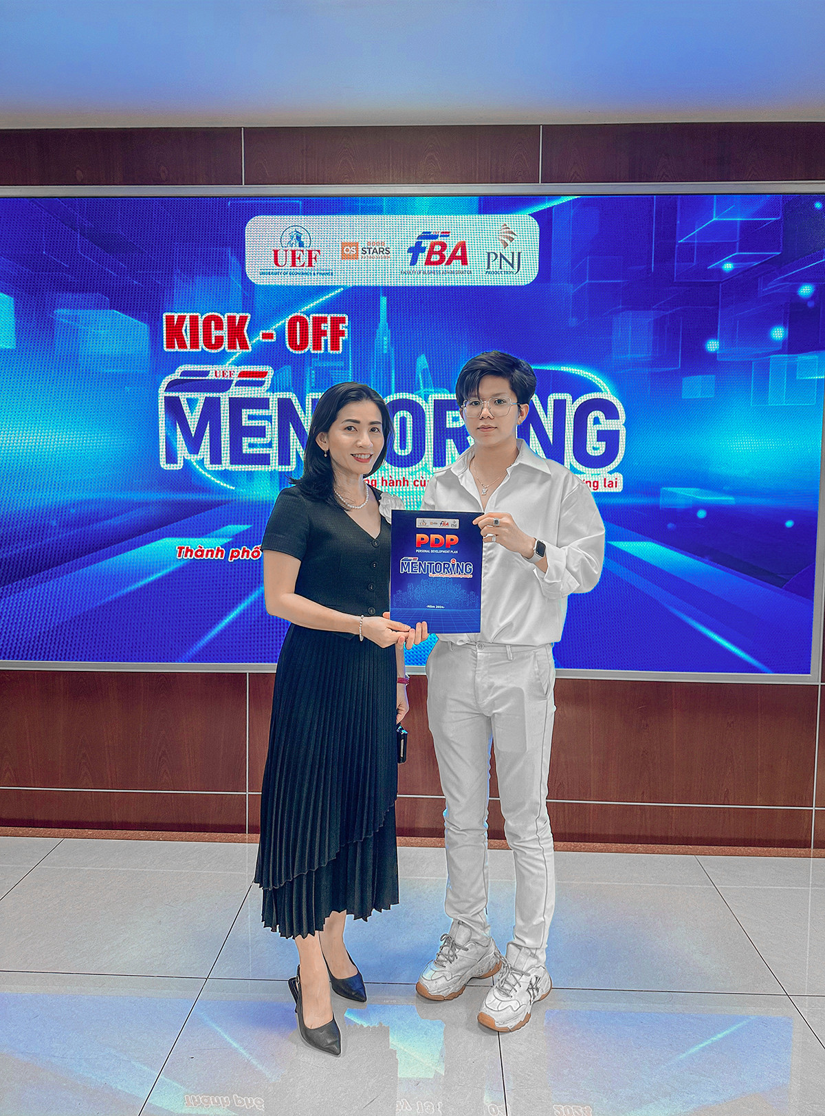 Thế Vân vừa duy trì điểm trung bình (GPA) 3.2 mỗi kỳ, vừa đạt được nhiều thành công trong các phong trào sinh viên, trở thành diễn giả của nhiều chương trình.