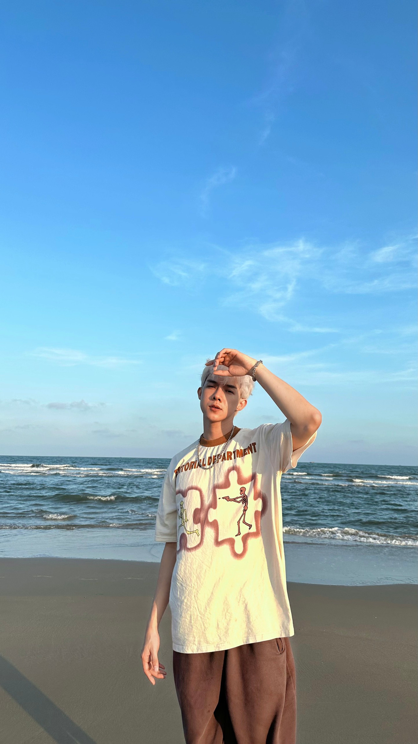 Không chỉ ngoại hình, Minh Hoàng luôn chăm chút, cố gắng hoàn thiện bản thân hơn mỗi ngày từ bên trong, trở nên "tỏa sáng". Không chỉ ngoại hình, Minh Hoàng luôn chăm chút, cố gắng hoàn thiện bản thân hơn mỗi ngày từ bên trong, trở nên "tỏa sáng".