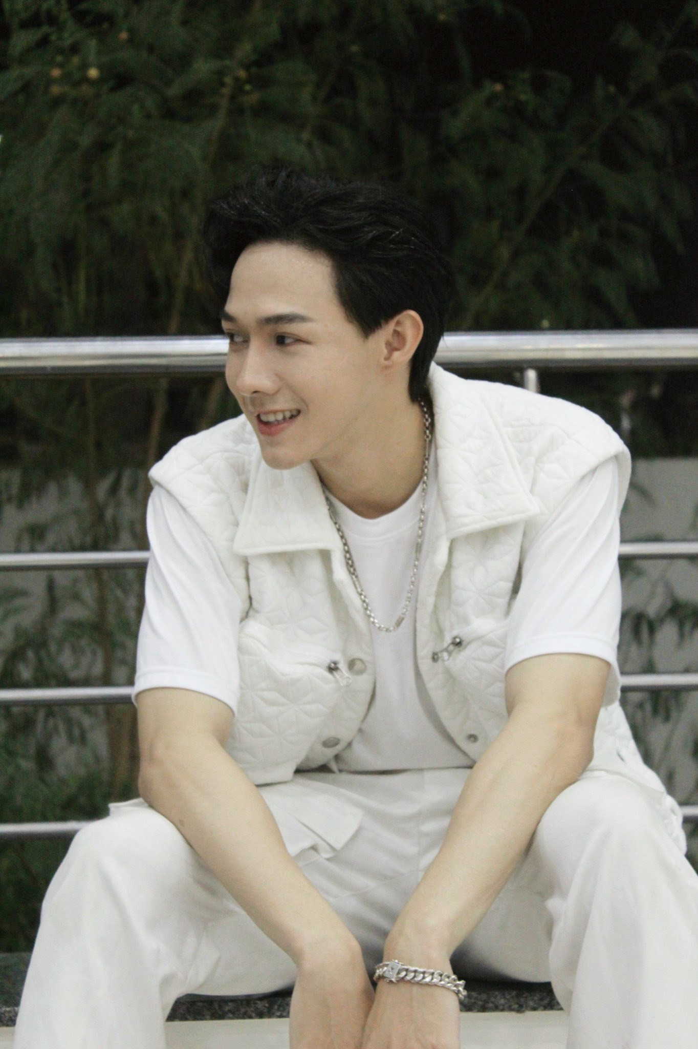 Đến với nghề bằng một cơ duyên đặc biệt, đến nay Minh Hoàng đã theo đuổi đam mê được hơn 4 năm. Đến với nghề bằng một cơ duyên đặc biệt, đến nay Minh Hoàng đã theo đuổi đam mê được hơn 4 năm.