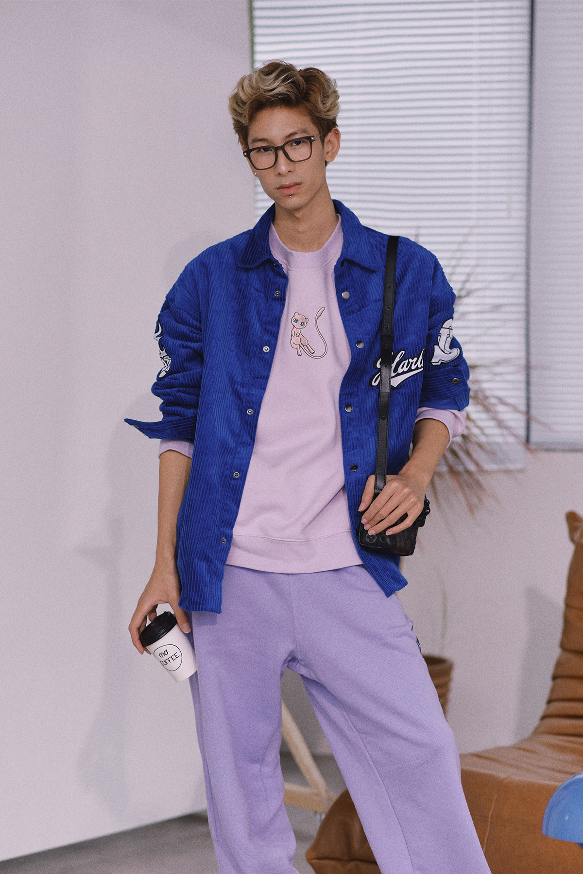 Với An Hoàng, nghề stylist không còn là một nghề quá mới lạ tại Việt Nam, nhưng vẫn còn nhiều người chưa thật sự hiểu về nó. Với An Hoàng, nghề stylist không còn là một nghề quá mới lạ tại Việt Nam, nhưng vẫn còn nhiều người chưa thật sự hiểu về nó.