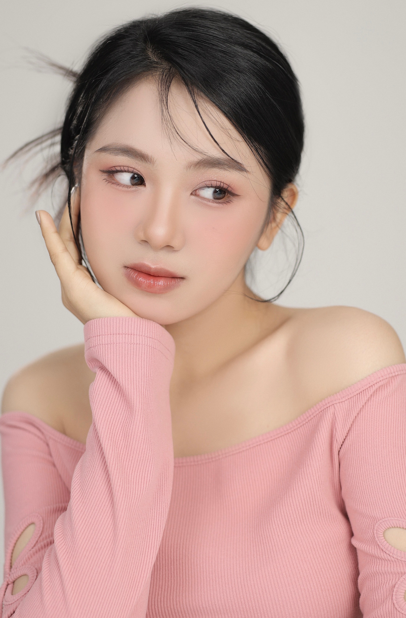 Huỳnh Phương Uyên (sinh năm 2000) được biết đến là diễn viên tự do.